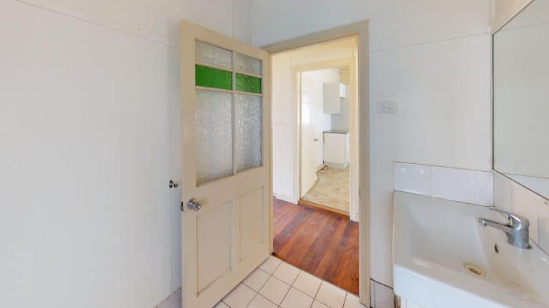 House-3-Bathroom (wecompress.com)
