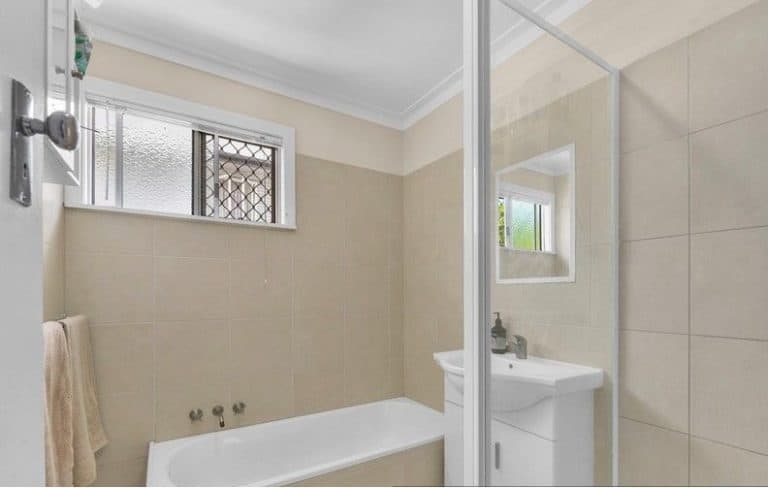 Mornington WEB BATHROOM