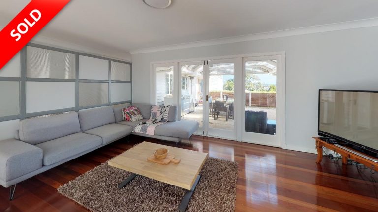 Tarragindi-Living-Room