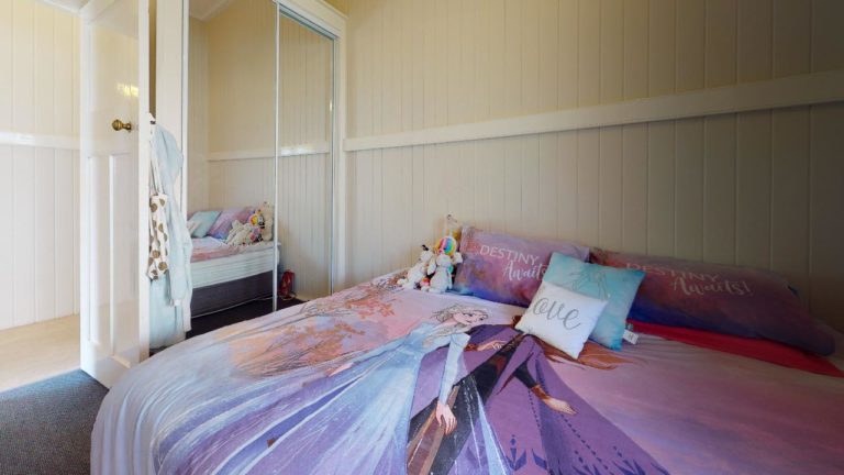 Urangan-Bedroom(2)