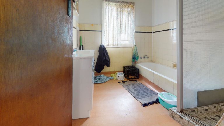 Zellweger-House-Bathroom