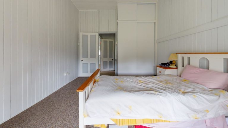 Laidley-Heights-Bedroom(2)