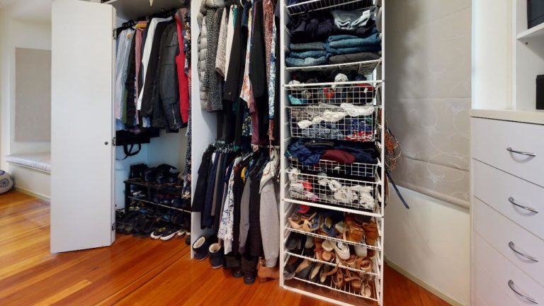 Wavell-Heights-Closet