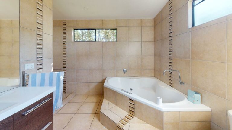 Lansdale-Cottage-Bathroom