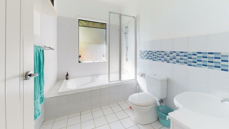 Lansdale-Cottage-Bathroom(1)