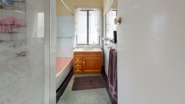 Wavell-Heights-Bathroom